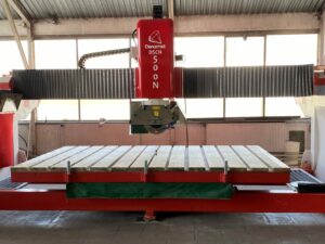 Piła mostowa monoblokowa trzyosiowa, cyrkularka CNC do kamienia DSCN-500N
